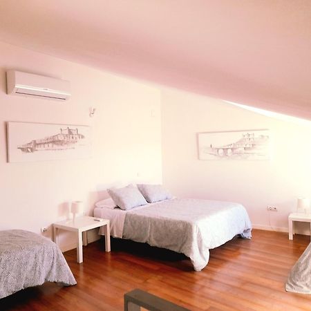 Toletum Low Cost Lofts Diafanos O 2Dormitorios Parking Municipal Gratis Al Aire Libre A 100M Toledo Exterior photo