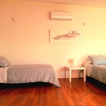 Toletum Low Cost Lofts Diafanos O 2Dormitorios Parking Municipal Gratis Al Aire Libre A 100M Toledo Exterior photo